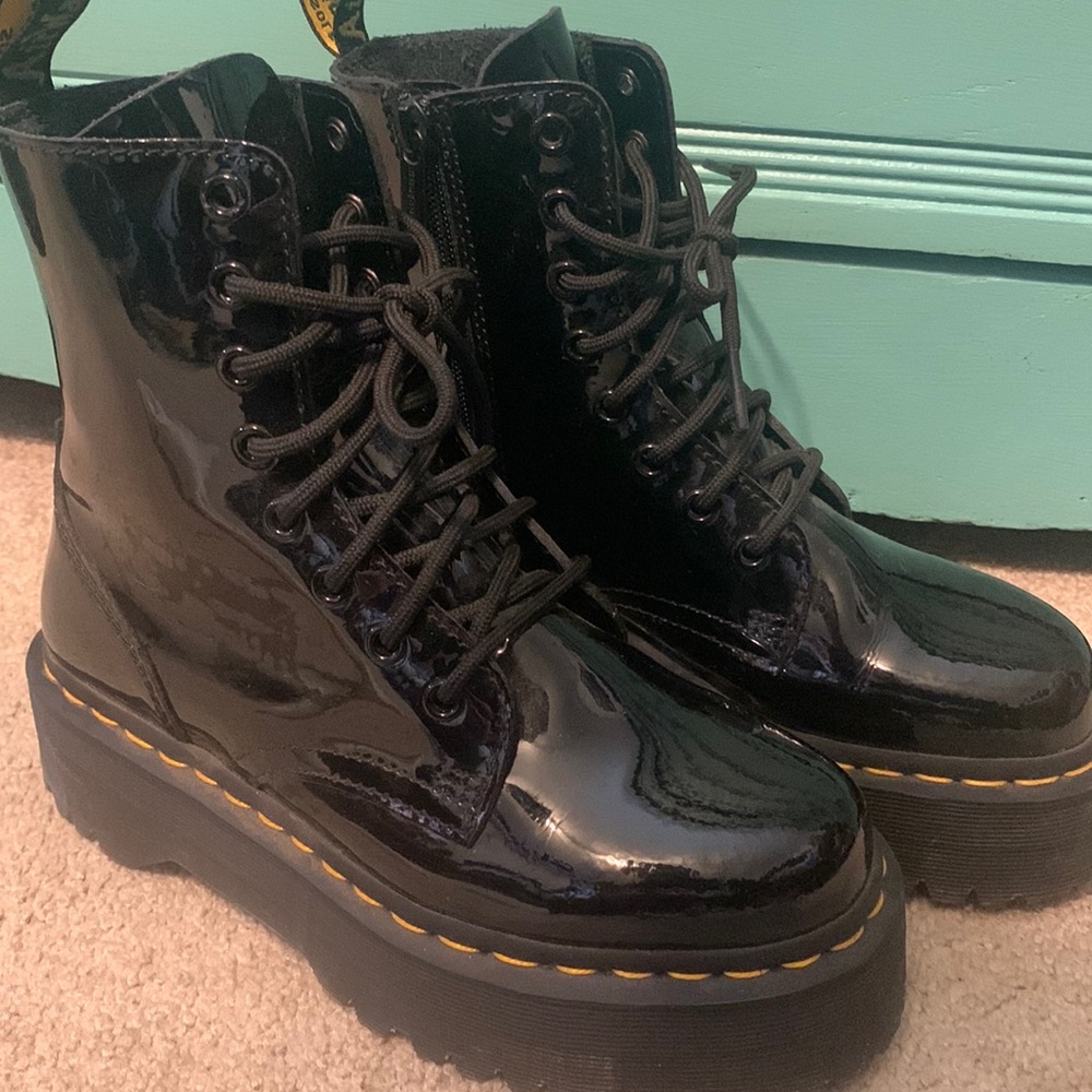 Dr. Martens Platforms size 6